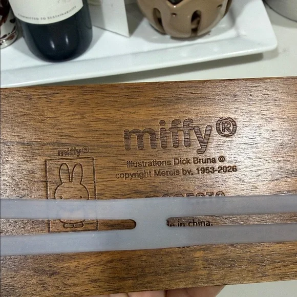 Miffy Ceramic Bunny Pair in Green and Blue - Picture 9 of 11